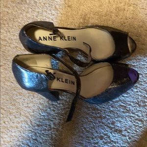 Anne Klein silver buckle pumps